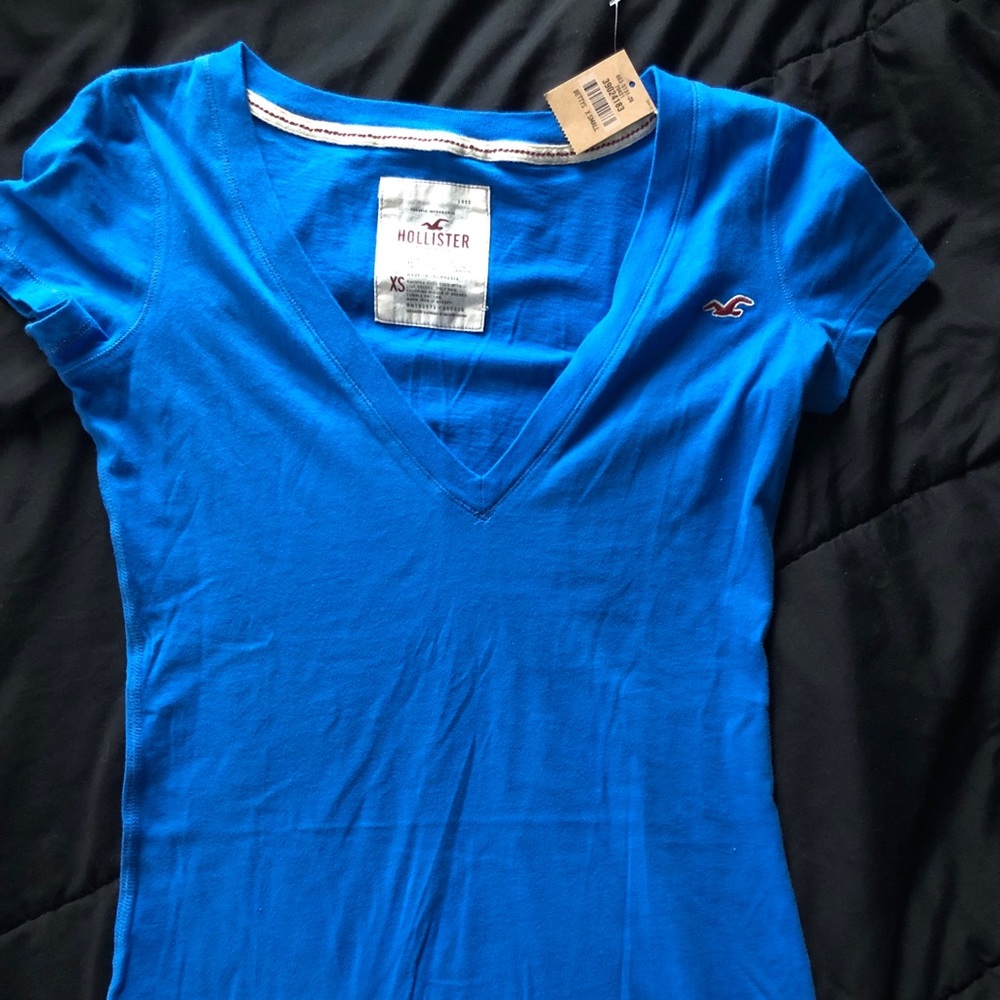 NWT Hollister Betty V-Neck Shirt